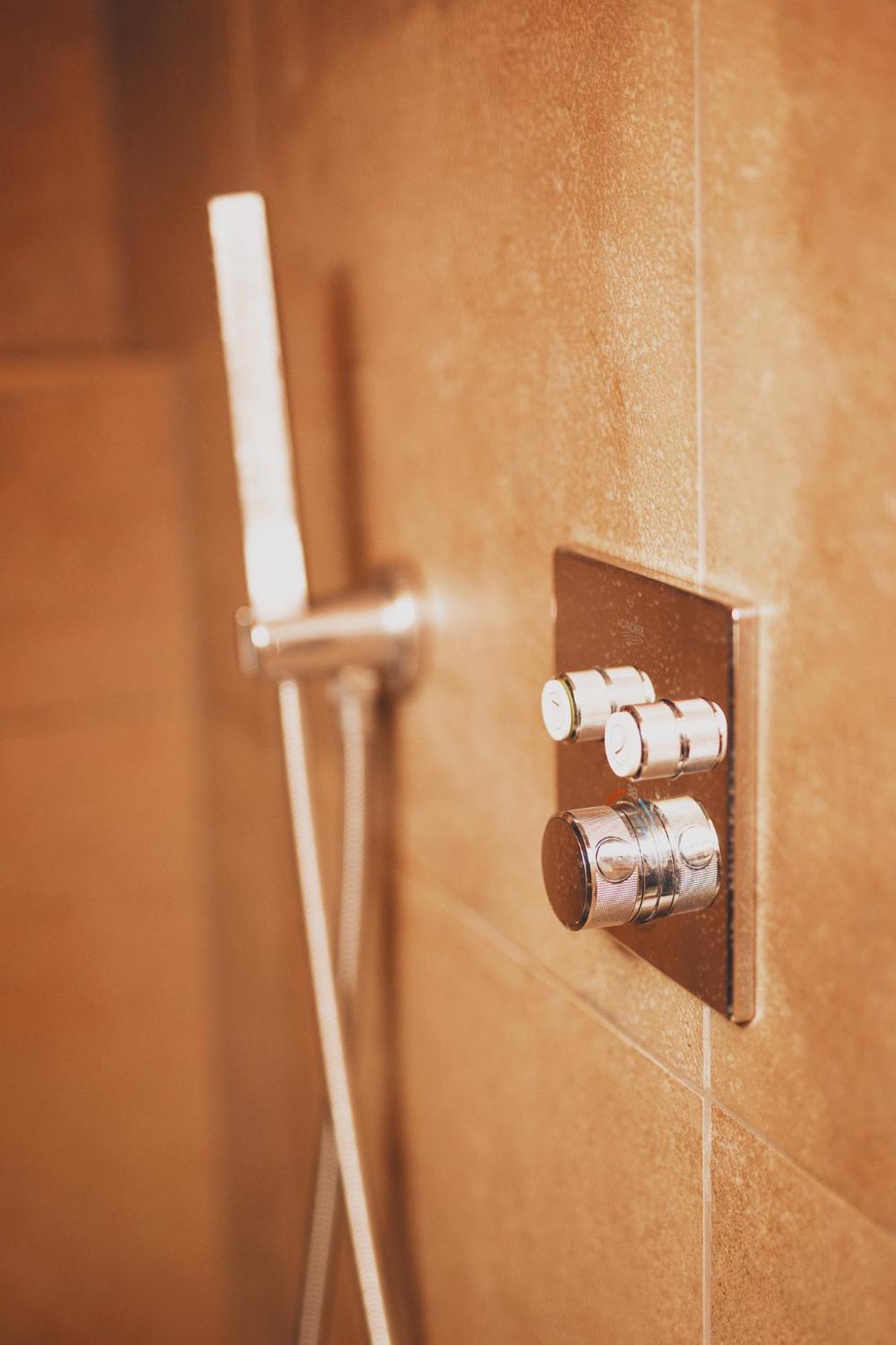 Smart Luxury - Private Gym, Hot Tub & Sauna Keflavik Luaran gambar